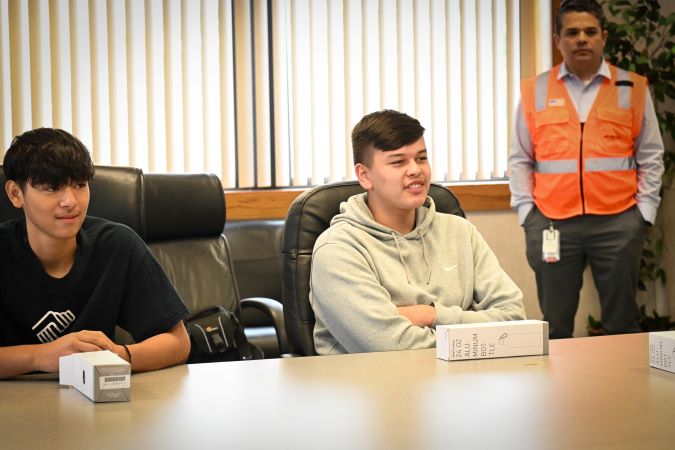 Javier Lopez (center) learns about the importance of BNSF&rsquo;s operations to the city&rsquo;s economy. 