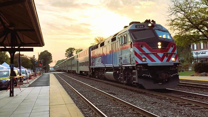 Metra operates on BNSF&rsquo;s line at the Hinsdale, Illinois station.